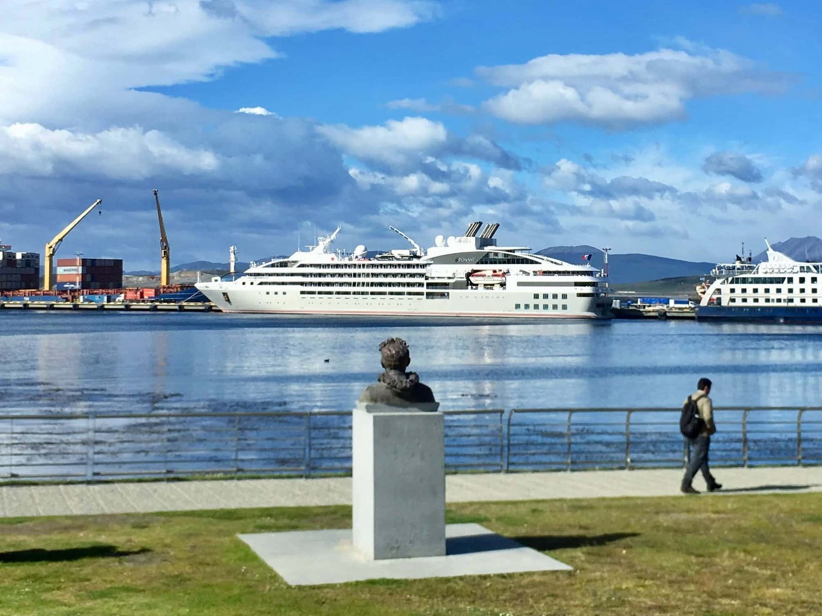 Icebergs, penguins and champagne: is this the perfect cruise? Read all about our Antarctica cruise on board Le Lyrial by Ponant.