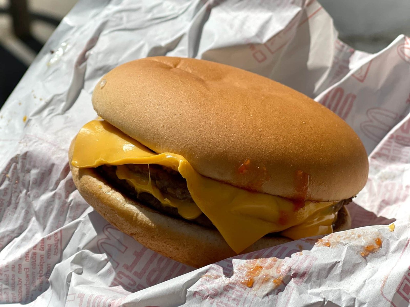 Five Guys, McDonald’s, Burger King or Quick: which fast food burger chain serves the best cheeseburger here in Antwerp, Belgium? Let's find out!