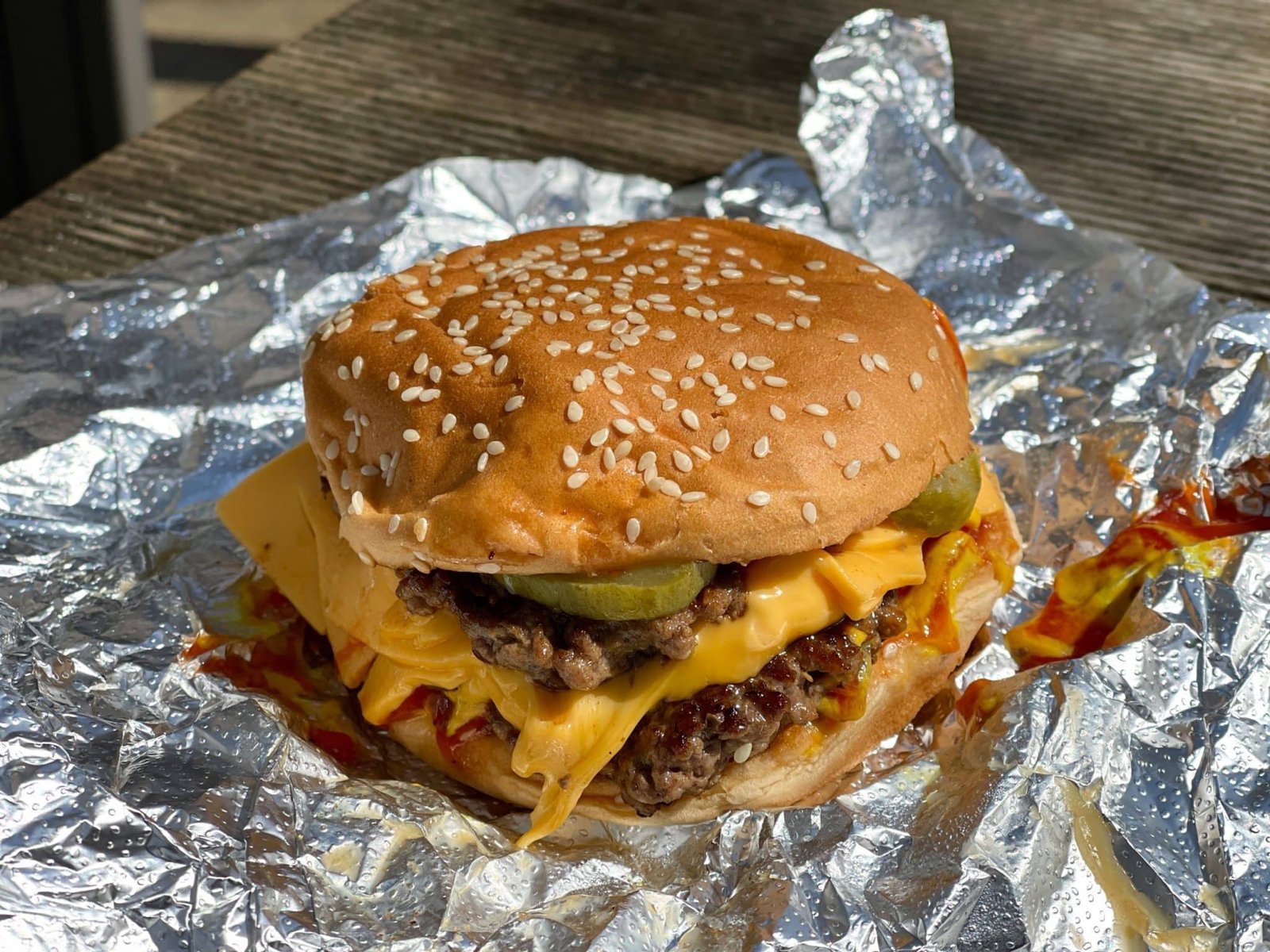 Five Guys, McDonald’s, Burger King or Quick: which fast food burger chain serves the best cheeseburger here in Antwerp, Belgium? Let's find out!