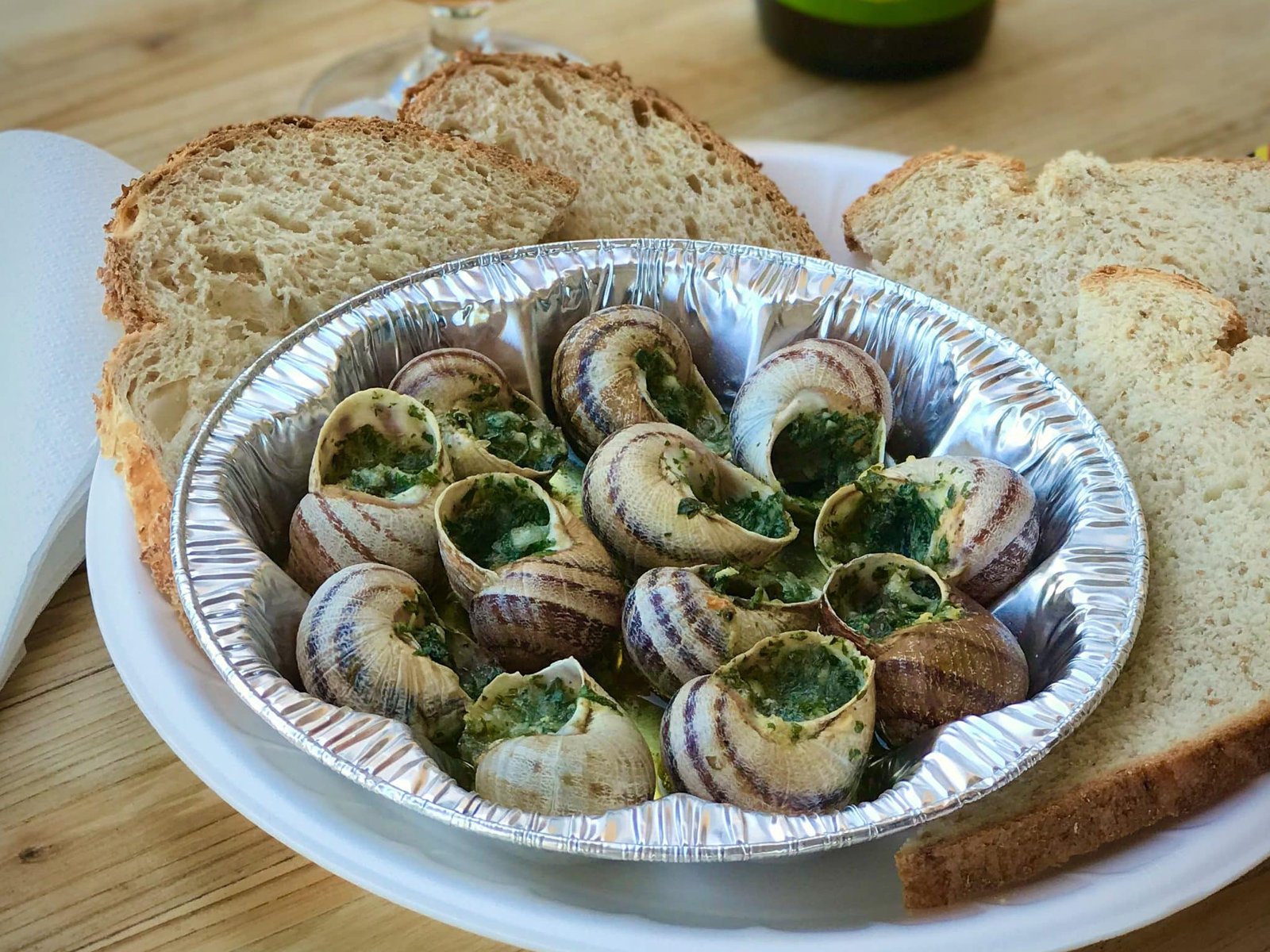 Escargots à la bourguignonne, or how to turn slimy snails into a true