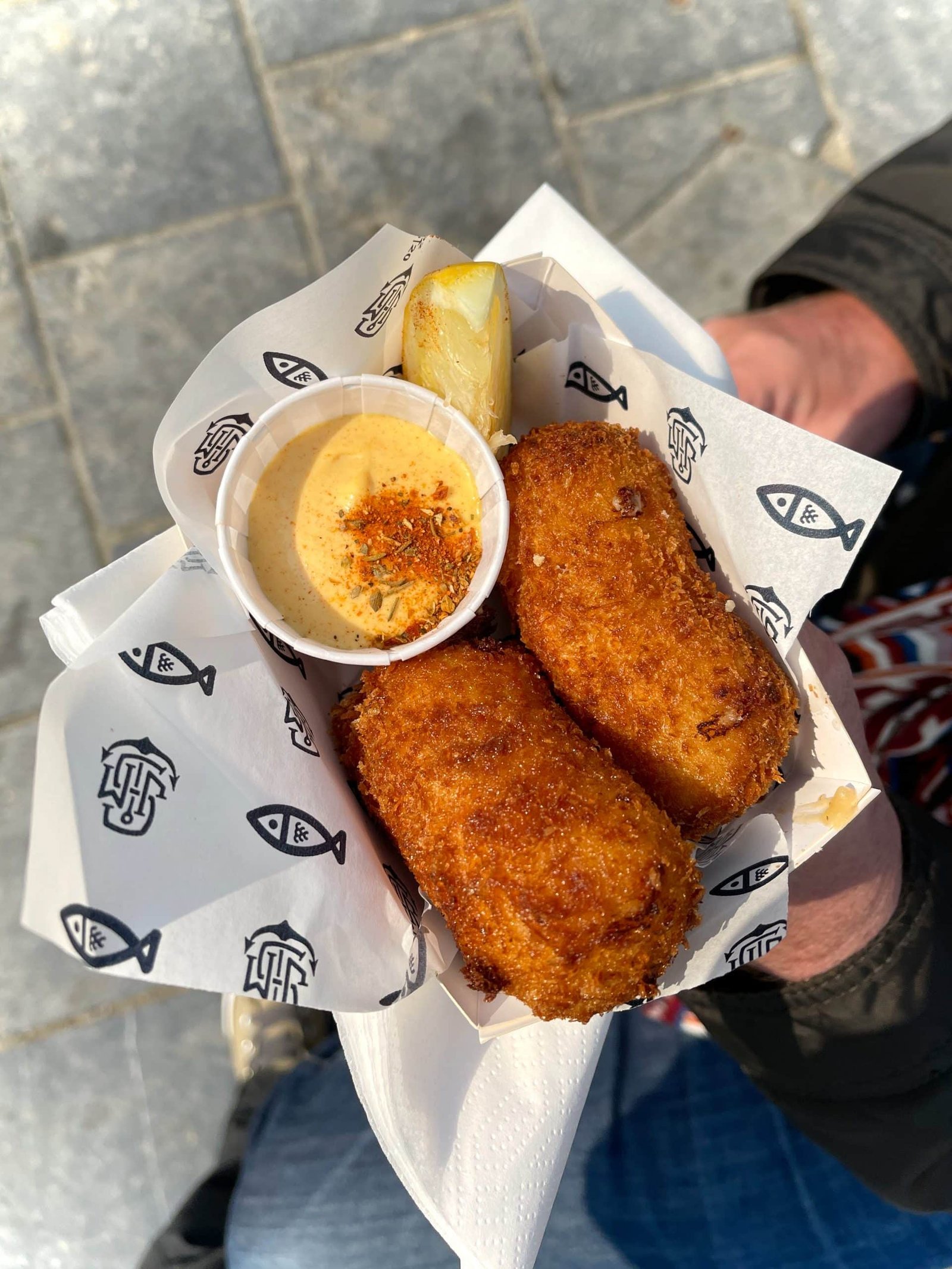A funky taste test of a Belgian classic! Where to buy a good shrimp croquette in Antwerp? Let's find out!