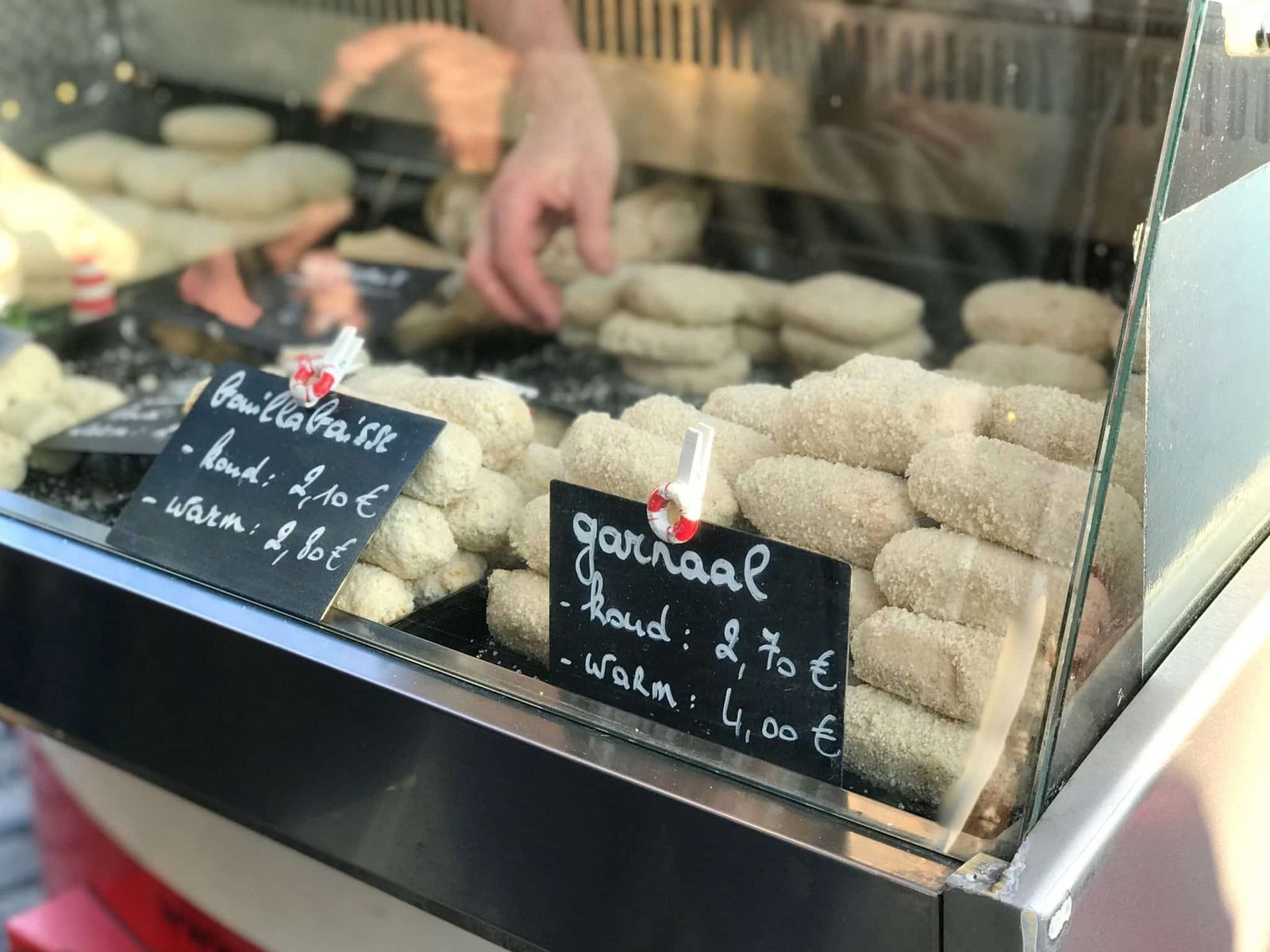 A funky taste test of a Belgian classic! Where to buy a good shrimp croquette in Antwerp? Let's find out!