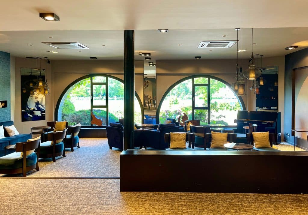 Sleeping in a former Schweppes factory? You can do that in the Martin’s Chateau du Lac hotel, at a stone's throw from Brussels!