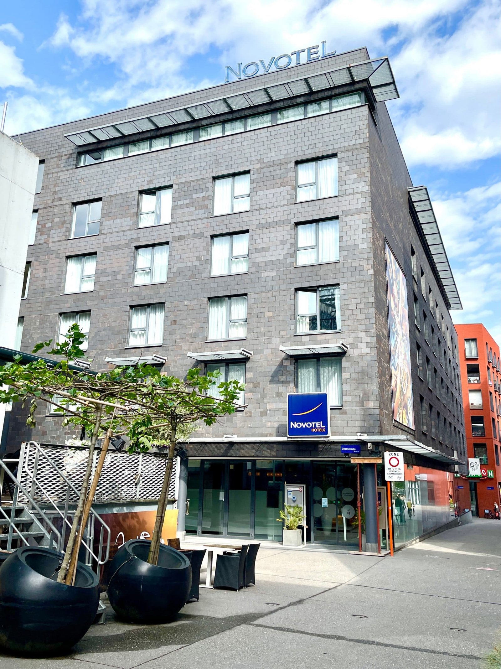 if you ask us, Novotel Mechelen is the perfect stay if you plan on visiting the city. Nothing fancy but a decent room for a very decent price.