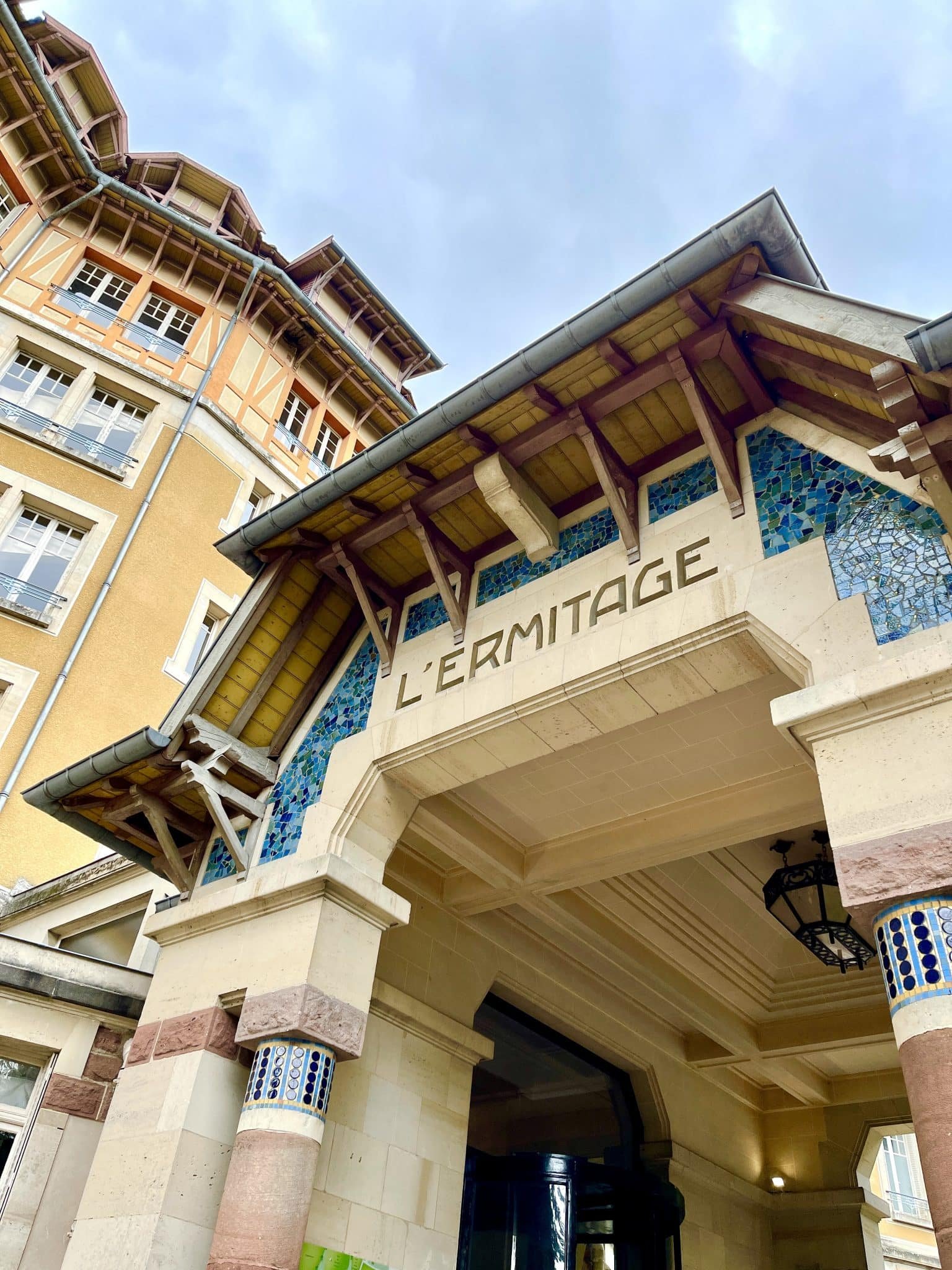 All inclusive resort group Club Med stands for excellent food and great locations. But did the Club Med Ermitage really live up to our expectations?