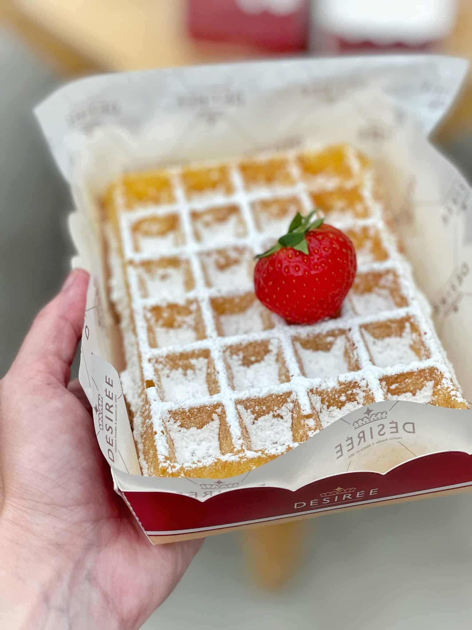 Did you know that there are 2 types of Belgian waffles? Here's how to make a Belgian waffle the right way! Which one do you prefer?