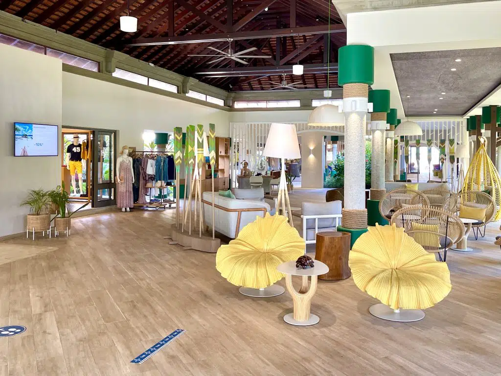 Club Med Seychelles, a 5 star exclusive collection resort? Unfortunately not, 4 stars at best. And here is why.