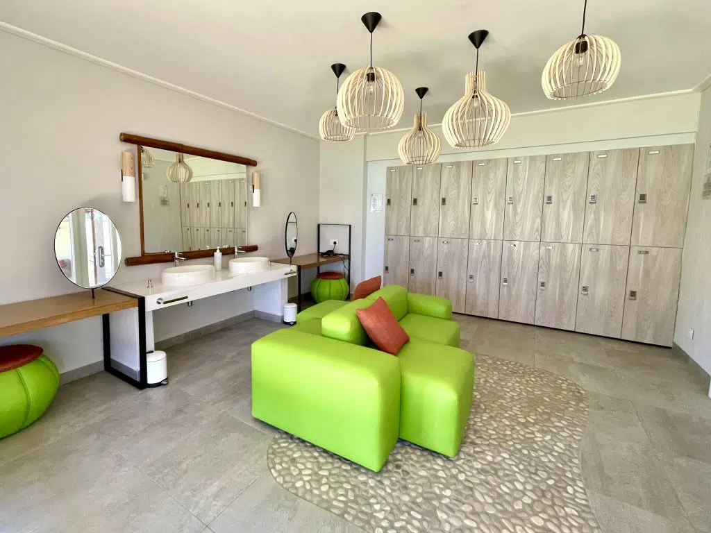 Club Med Seychelles, a 5 star exclusive collection resort? Unfortunately not, 4 stars at best. And here is why.