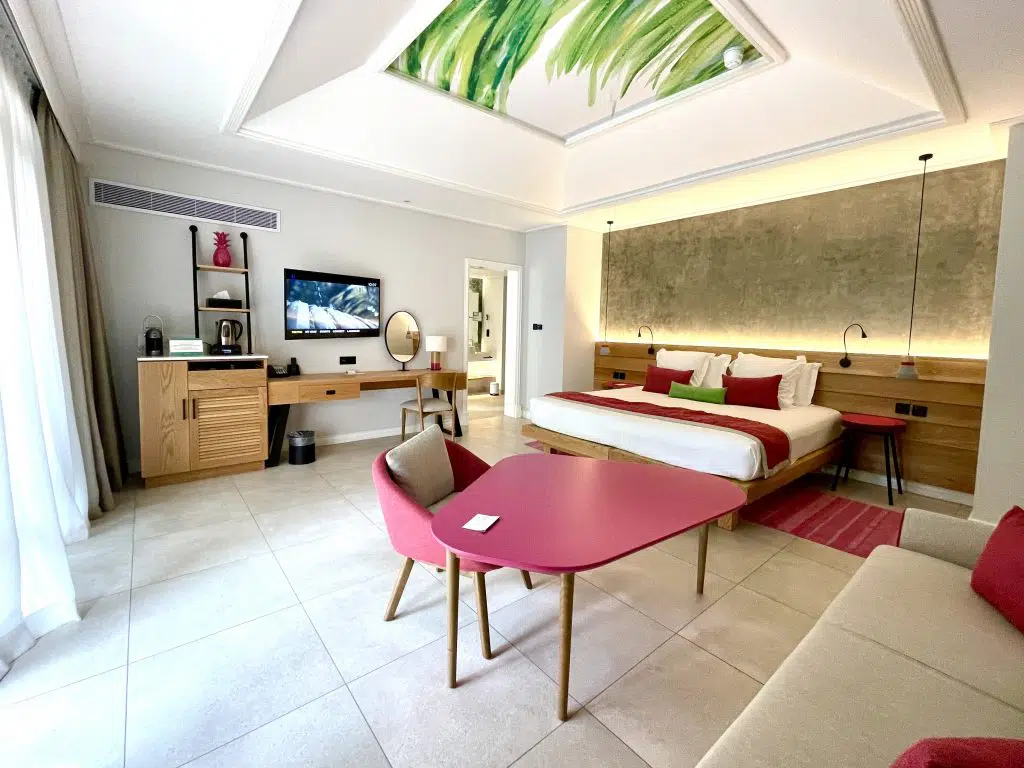 Club Med Seychelles, a 5 star exclusive collection resort? Unfortunately not, 4 stars at best. And here is why.