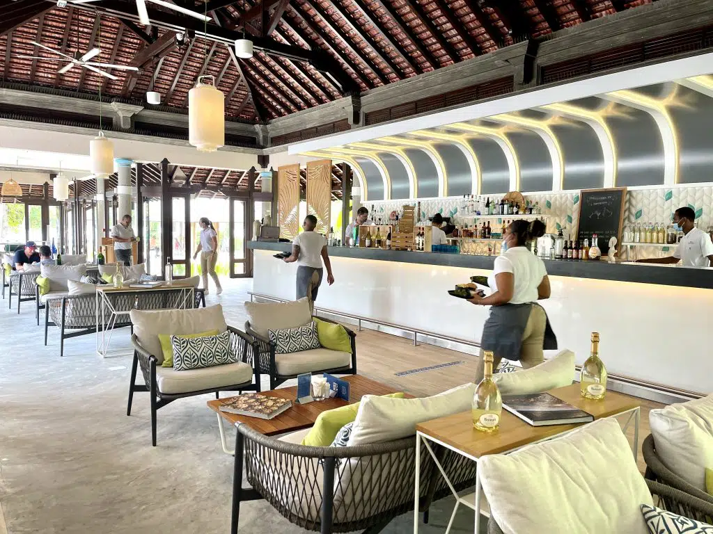 Club Med Seychelles, a 5 star exclusive collection resort? Unfortunately not, 4 stars at best. And here is why.