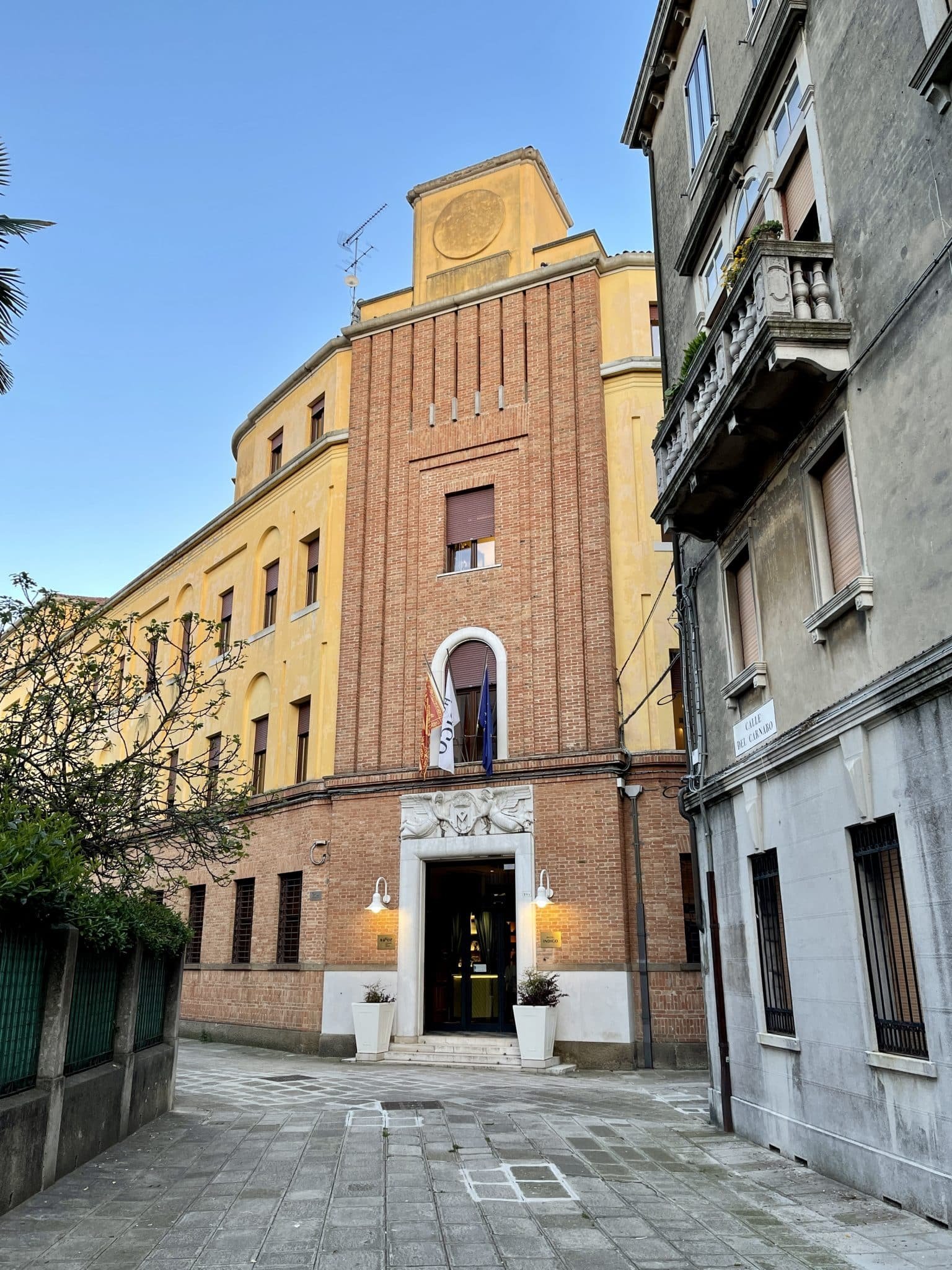 On the outskirts of the buzzing city of Venice, hotel Indigo Venice Sant'Elena is located in a quiet neighbourhood. Sounds great, but it wasn't.