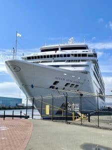 Our first cruise with Regent! Here is how our trip went on board the Regent Seven Seas Mariner, and what our experience was.