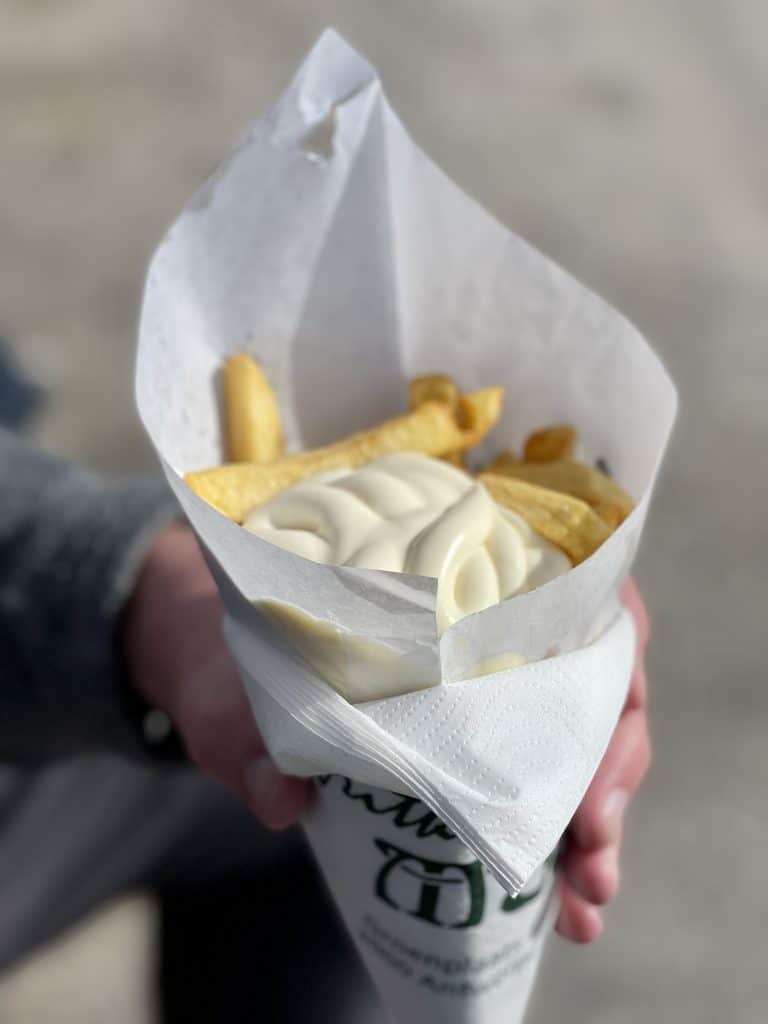 The secret behind how to make fries: best Belgian fries recipe! How to make this classic Belgian? Everything you want to know about Belgian fries!