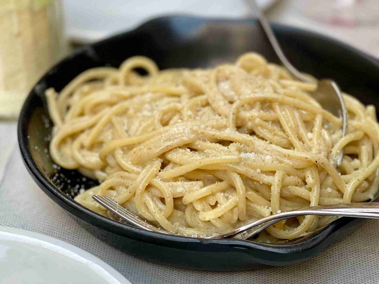 Discover the most authentic Italian dishes in Rome. From classic pasta dishes to succulent meats, satisfy your taste buds with traditional Roman cuisine.