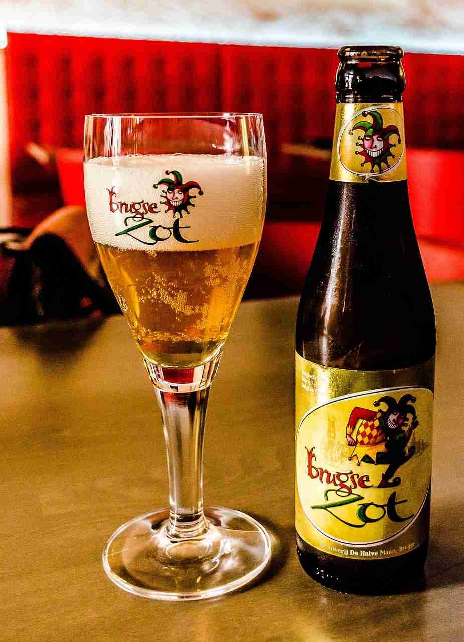 Bruges, such a charming medieval city! Here are 10 fun things to do in Bruges that will make you fall in love with the city.