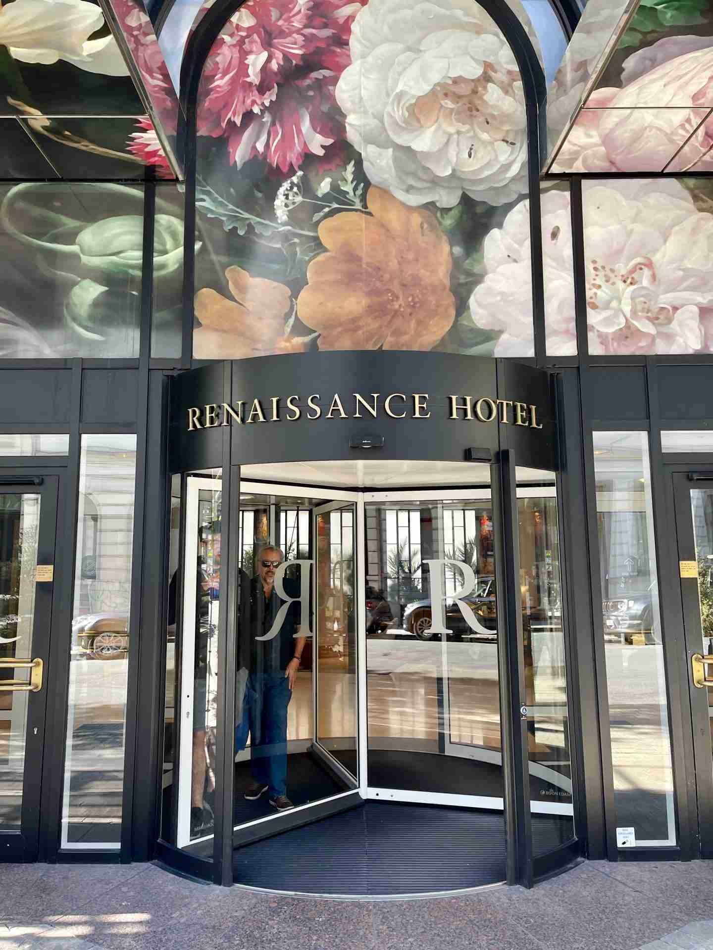 All about my stay at the Renaissance Brussels Hotel, a four-star hotel that offers spacious rooms, a pool, fitness center and a lovely restaurant!
